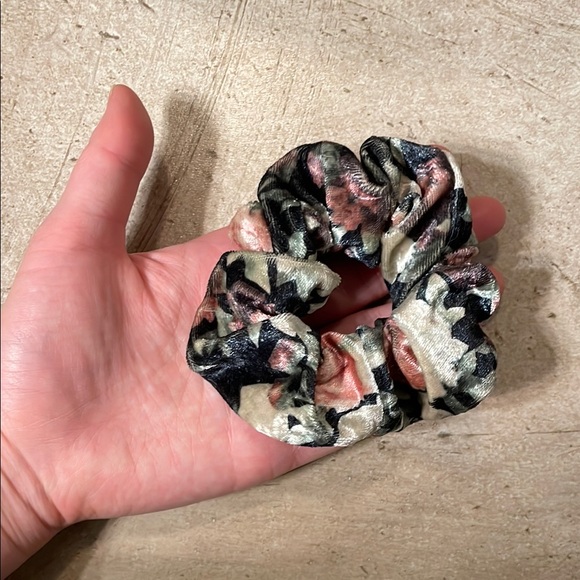 Floral Scrunchie Hair Accessory - Picture 3 of 3